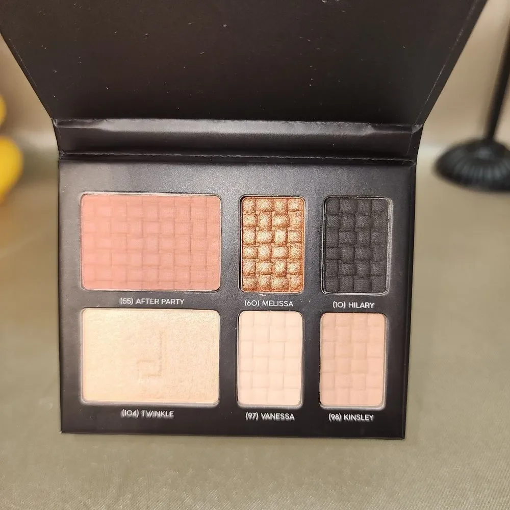 BUNDLE 2 Doucce On The Go Palettes EYESHADOW, BLUSH, HIGHLIGHTER BUNDLE DEAL